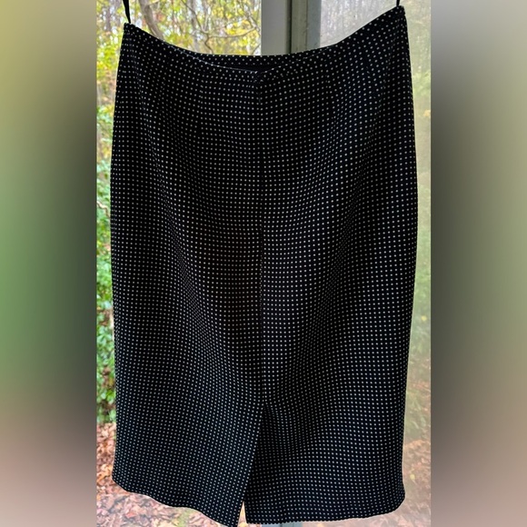 Black Label by Evan Picone 6 black with white tiny polka dots lined pencil skirt - Picture 5 of 9